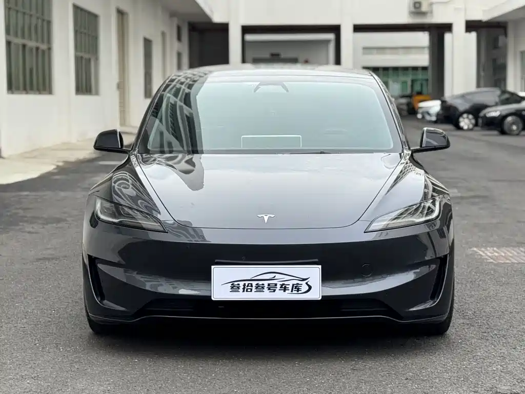 Tesla Model 3 2025 — фото 2