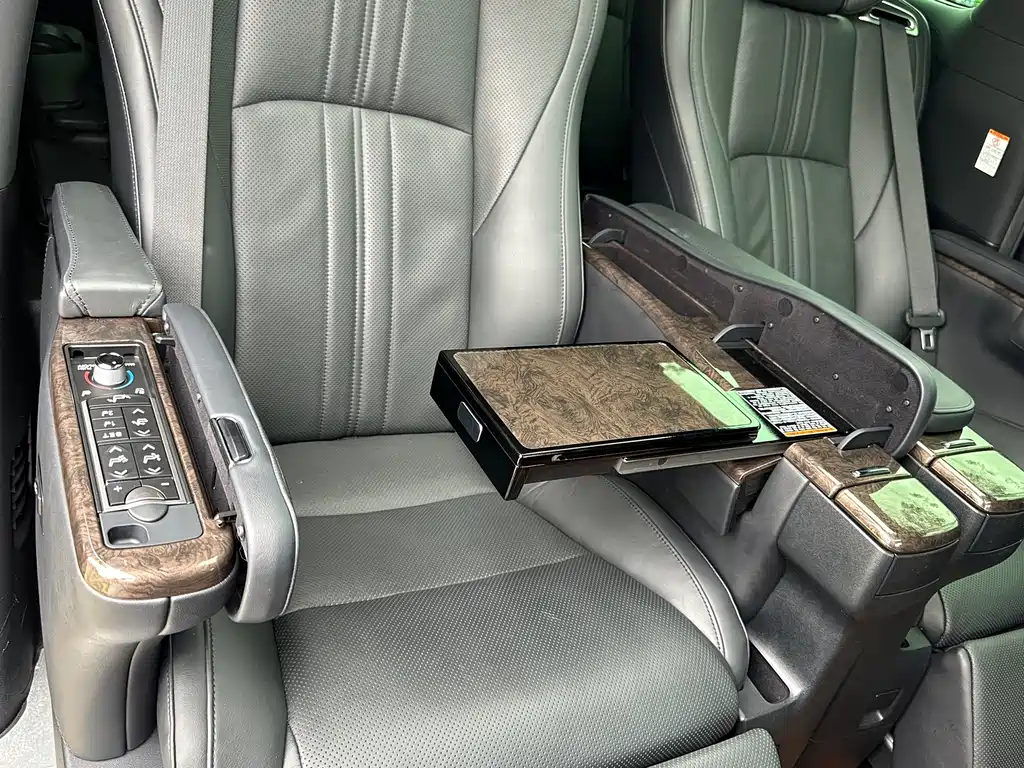 Toyota Alphard 2020 — фото 14
