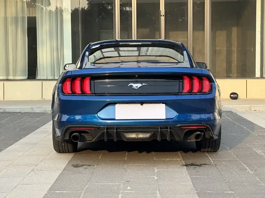 Ford Mustang 2018 — фото 8