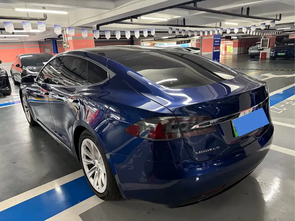 Tesla Model S 2019 — фото 12
