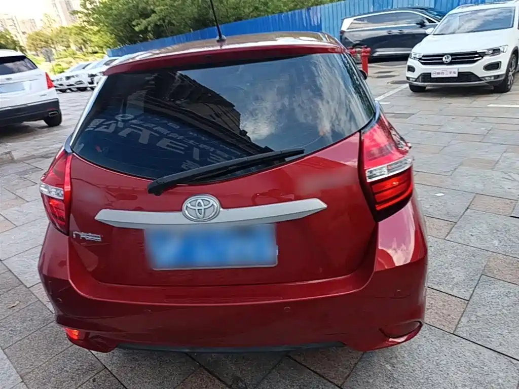 Toyota Yaris L 2019 — фото 6