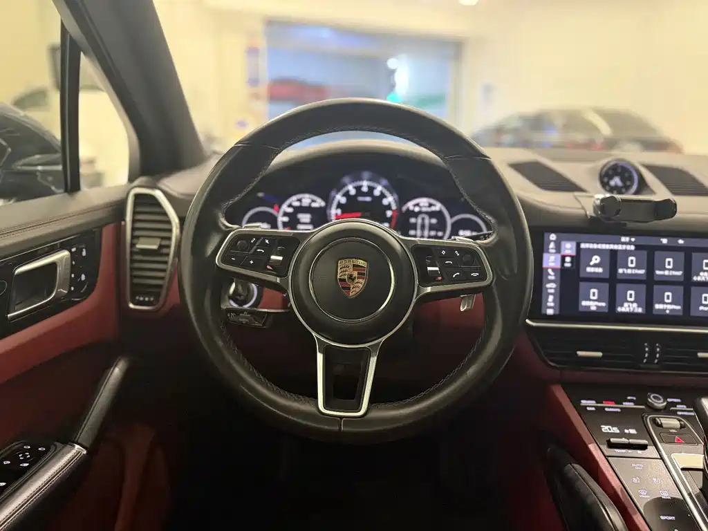 Porsche Cayenne 2020 — фото 13