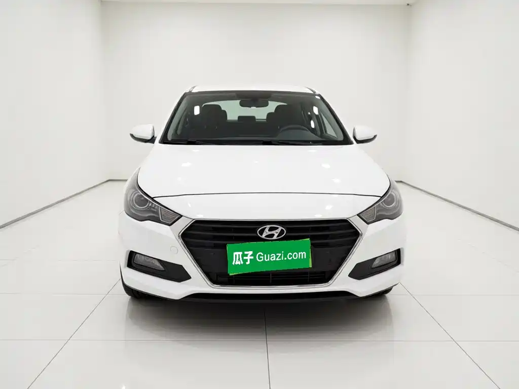 Hyundai Verna 2017 — фото 24