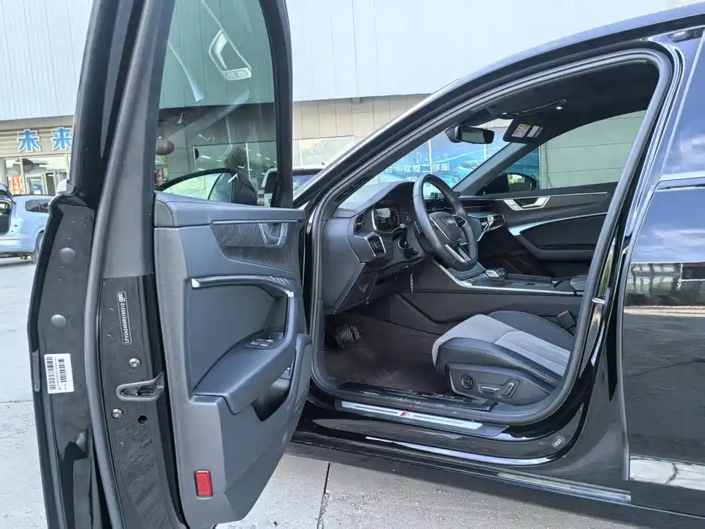 Audi A6L 2025