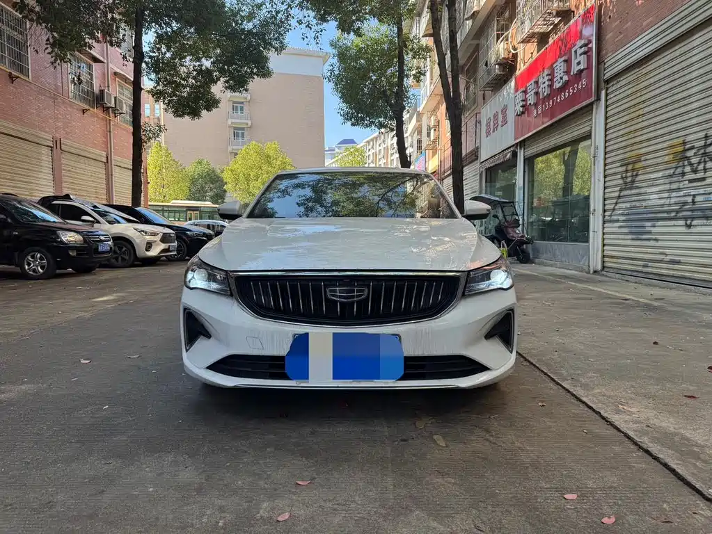 Geely Emgrand 2021