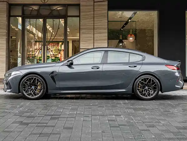 BMW M8 2021