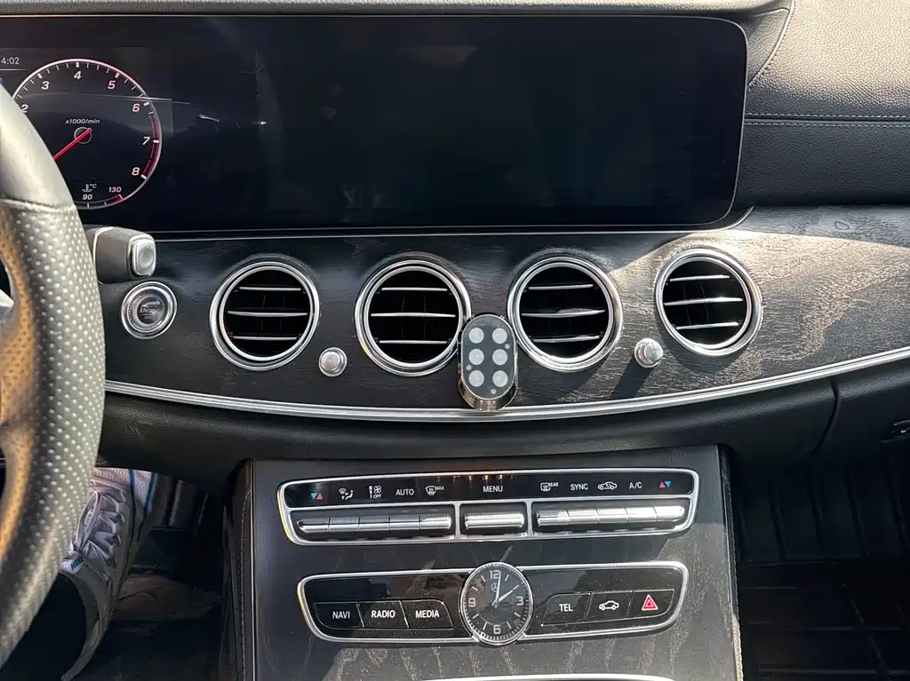 Mercedes-Benz E-Class 2018 — фото 23