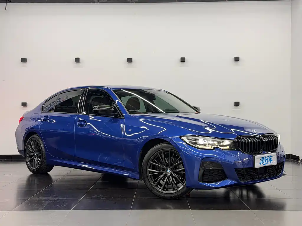 BMW 3 Series 2019 — фото 12