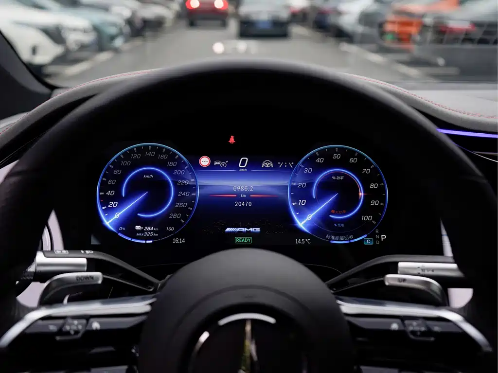 Mercedes-Benz EQS AMG 2024 — фото 8