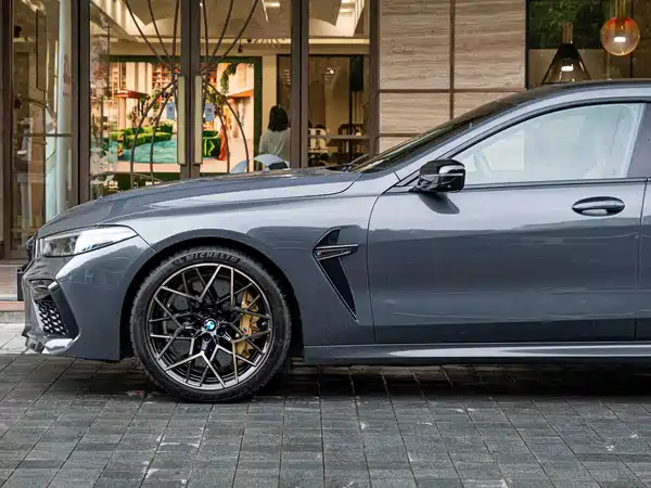 BMW M8 2021