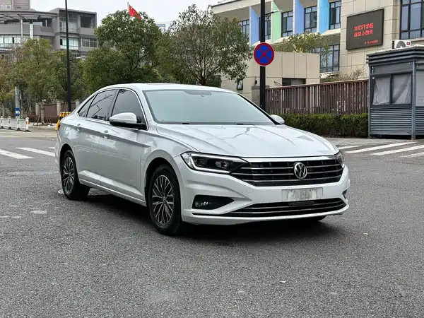 Volkswagen Sagitar 2019