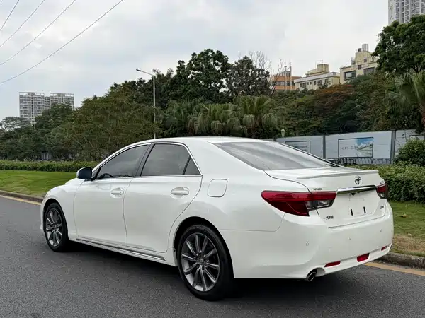 Toyota Reiz 2016