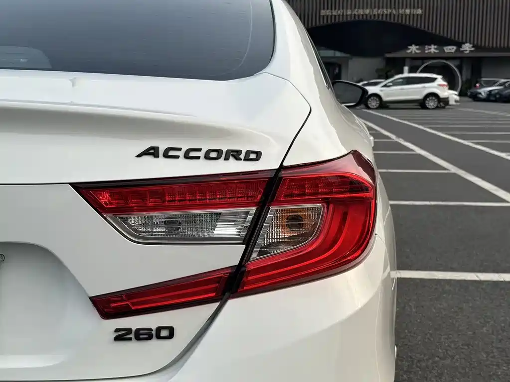 Honda Accord 2020 — фото 16