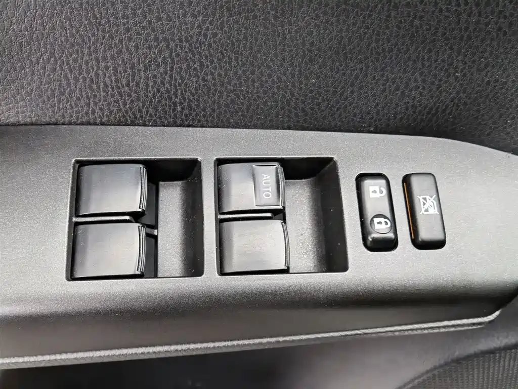 Toyota RAV4 2019 — фото 9