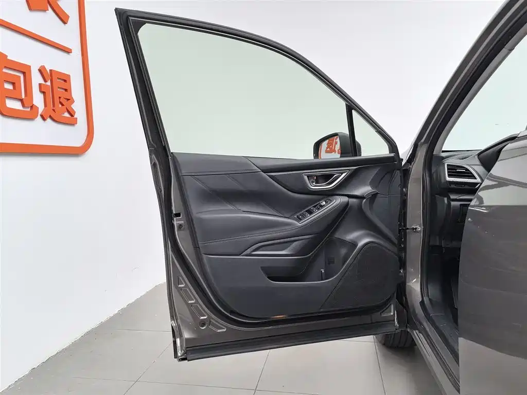 Subaru Forester 2020 — фото 8