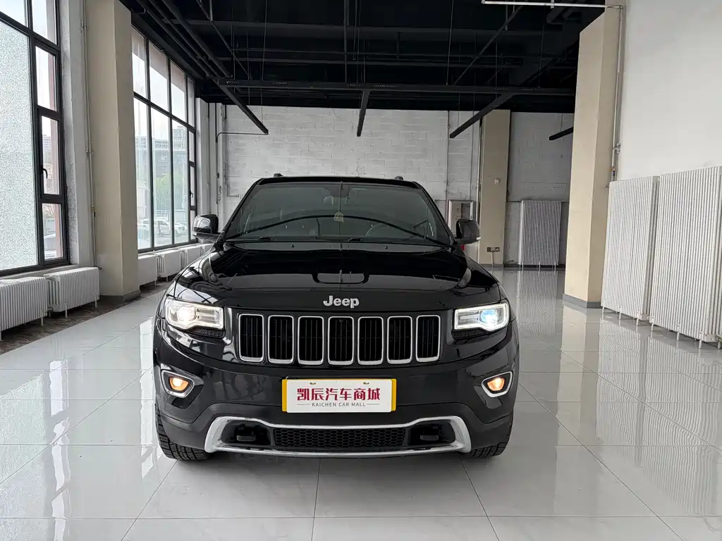 Jeep Grand Cherokee 2017 — фото 2