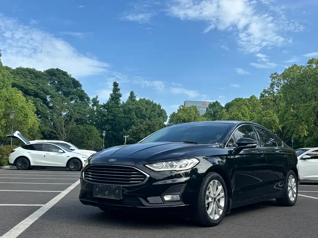 Ford Mondeo 2021 — фото 1