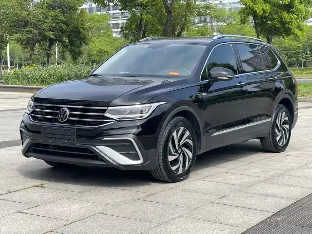 Volkswagen Tiguan L 2021 — фото 1