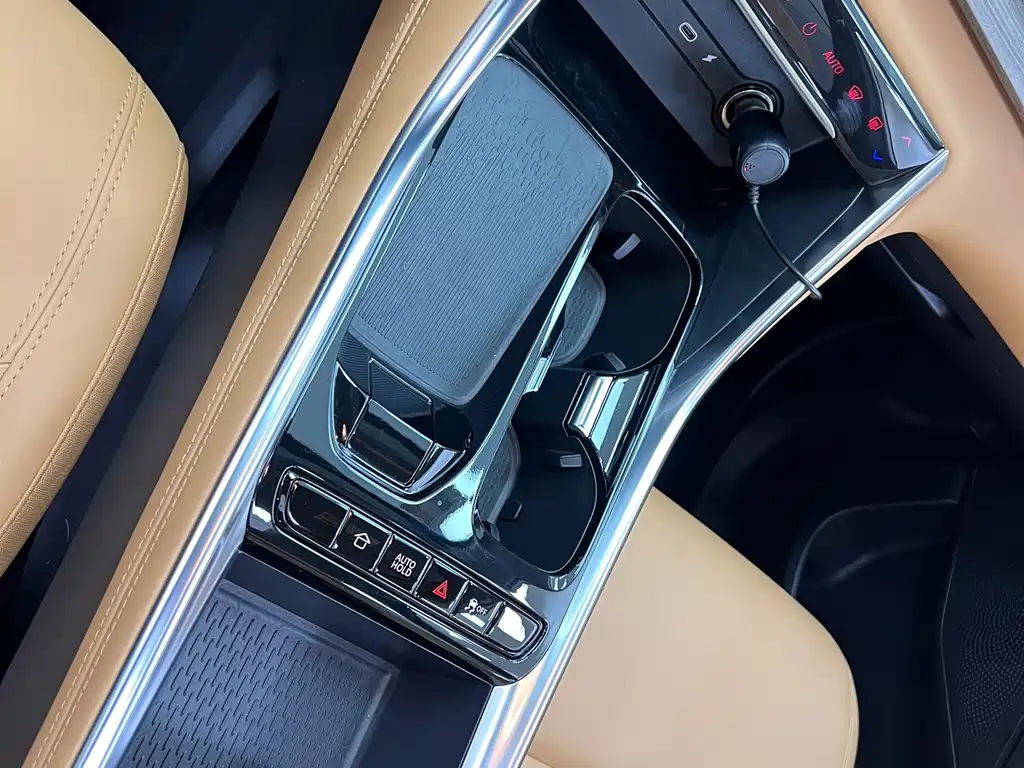 Maxus G50 PHEV 2025 — фото 27