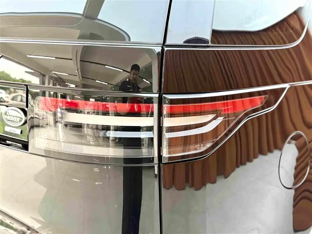 Land Rover Discovery 2019 — фото 18