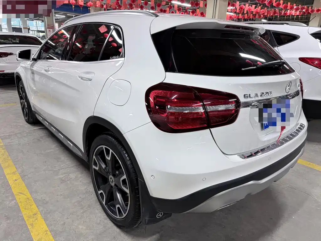 Mercedes-Benz GLA 2018 — фото 18
