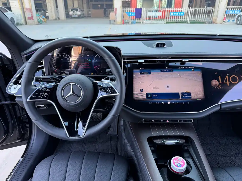 Mercedes-Benz E-Class 2025 — фото 10