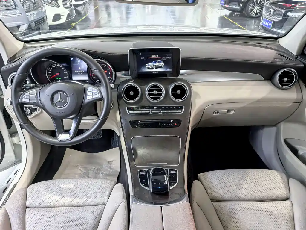 Mercedes-Benz GLC 2016 — фото 12