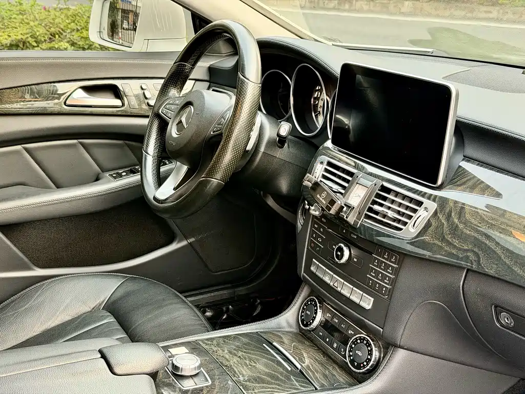 Mercedes-Benz CLS 2015 — фото 10