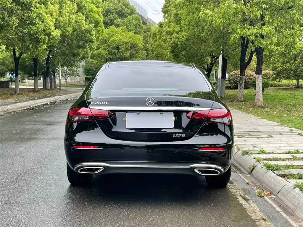 Mercedes-Benz E-Class 2023 — фото 6