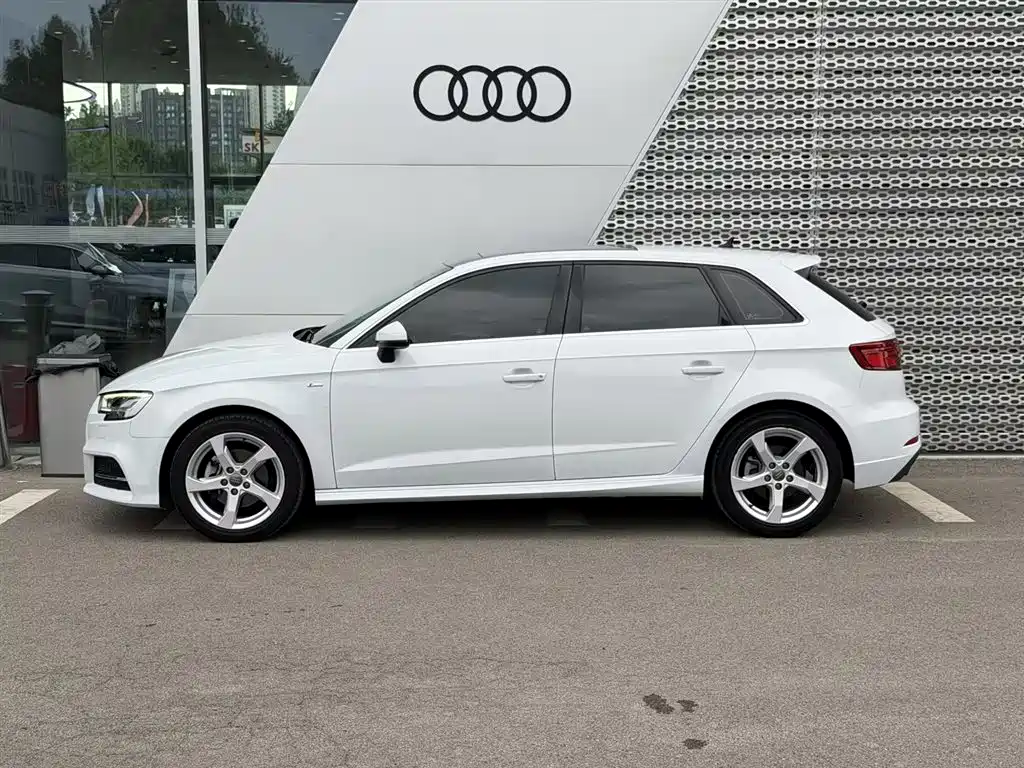 Audi A3 2019 — фото 15