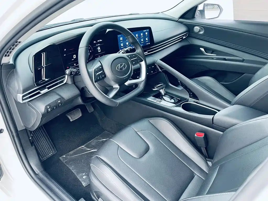 Hyundai Elantra 2023