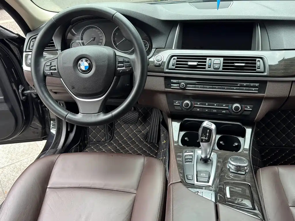 BMW 5 Series 2015 — фото 8