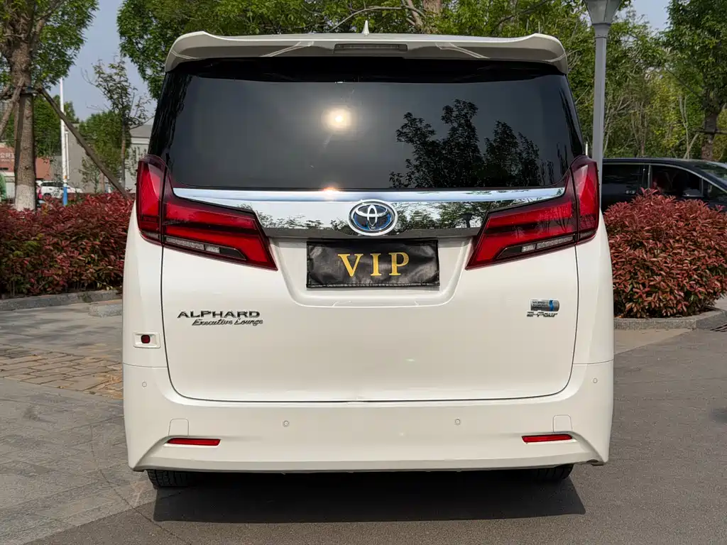 Toyota Alphard 2024 — фото 29