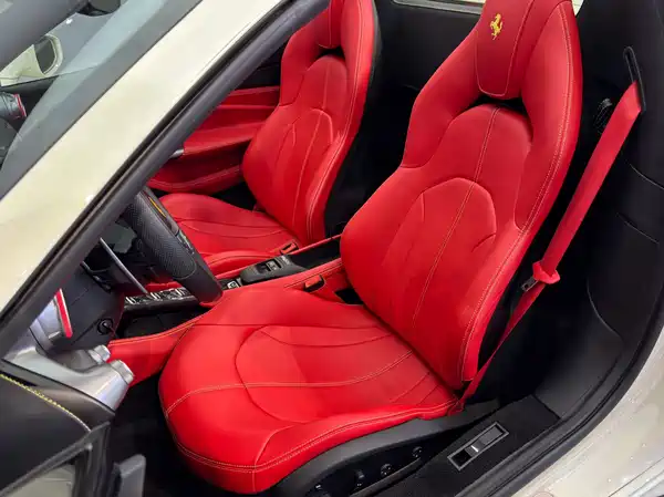 Ferrari F8 2021