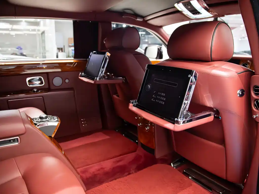 Rolls-Royce Phantom 2014 — фото 11