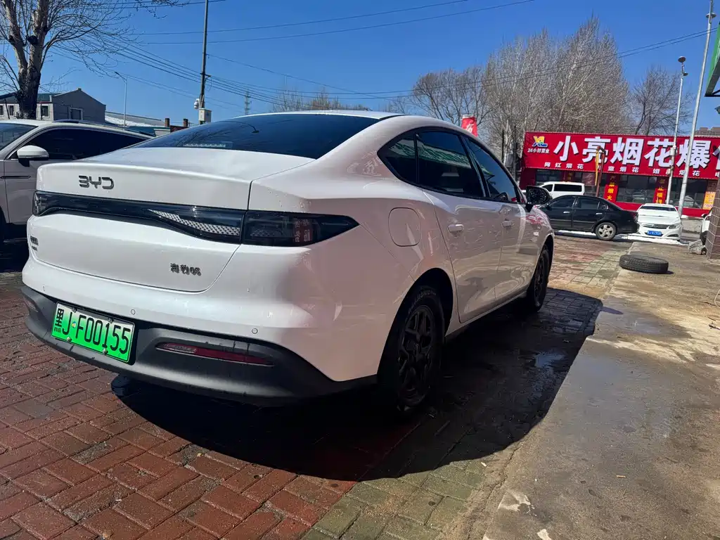 BYD Seal 05 DM-i 2025 — фото 10