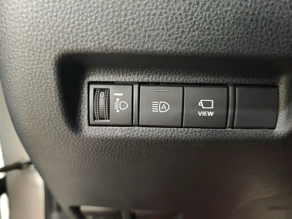 Toyota RAV4 2022 — фото 13