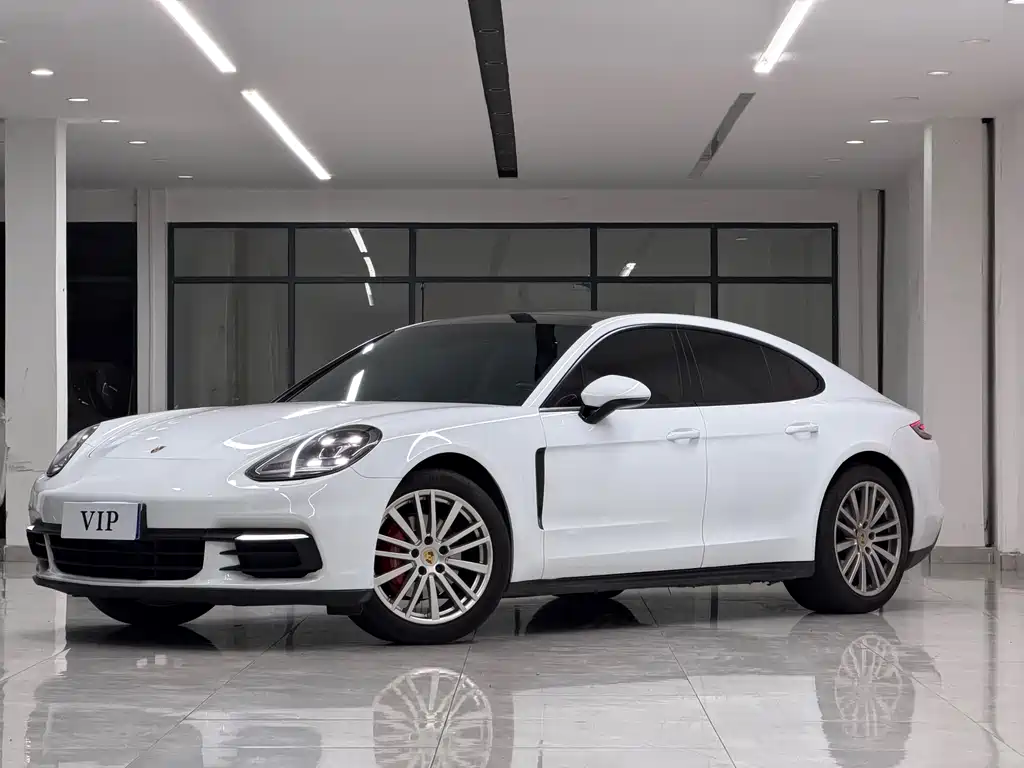 Porsche Panamera 2017 — фото 1
