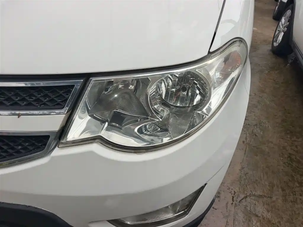 Wuling Hongguang 2015 — фото 24