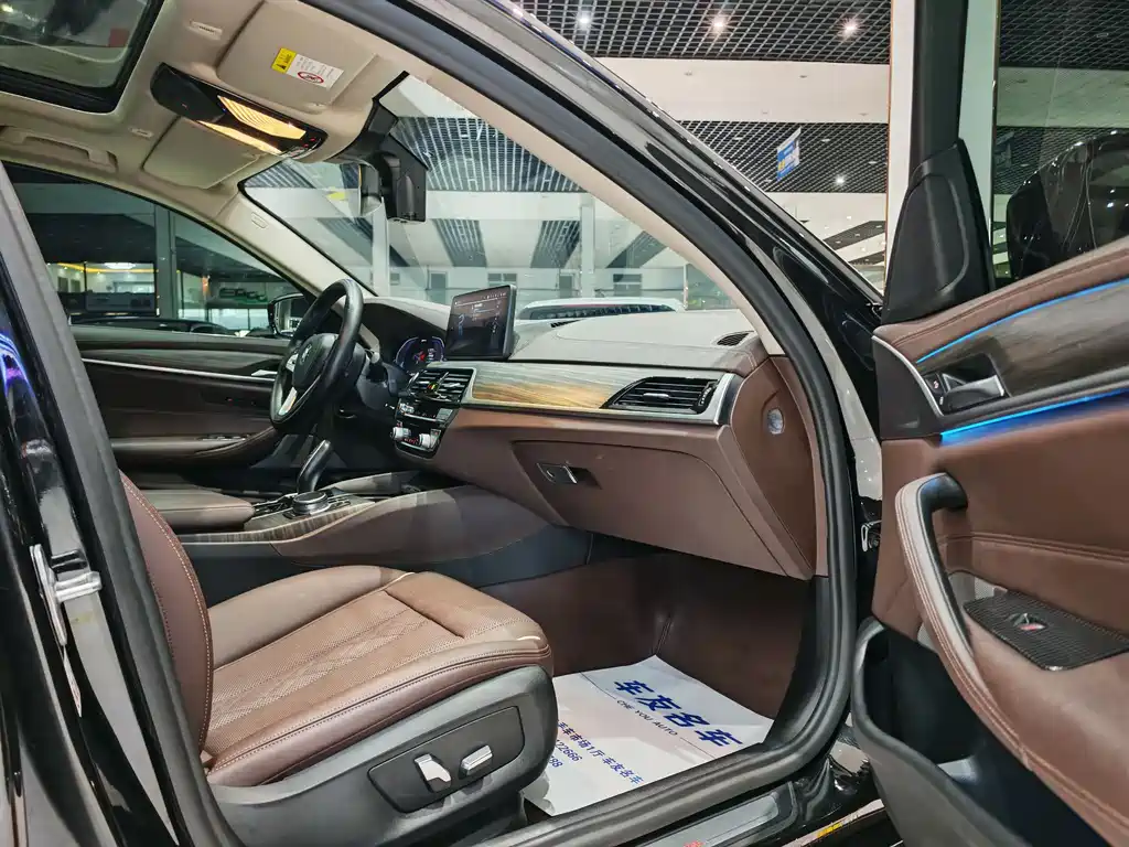 BMW 5 Series New Energy 2021 — фото 10