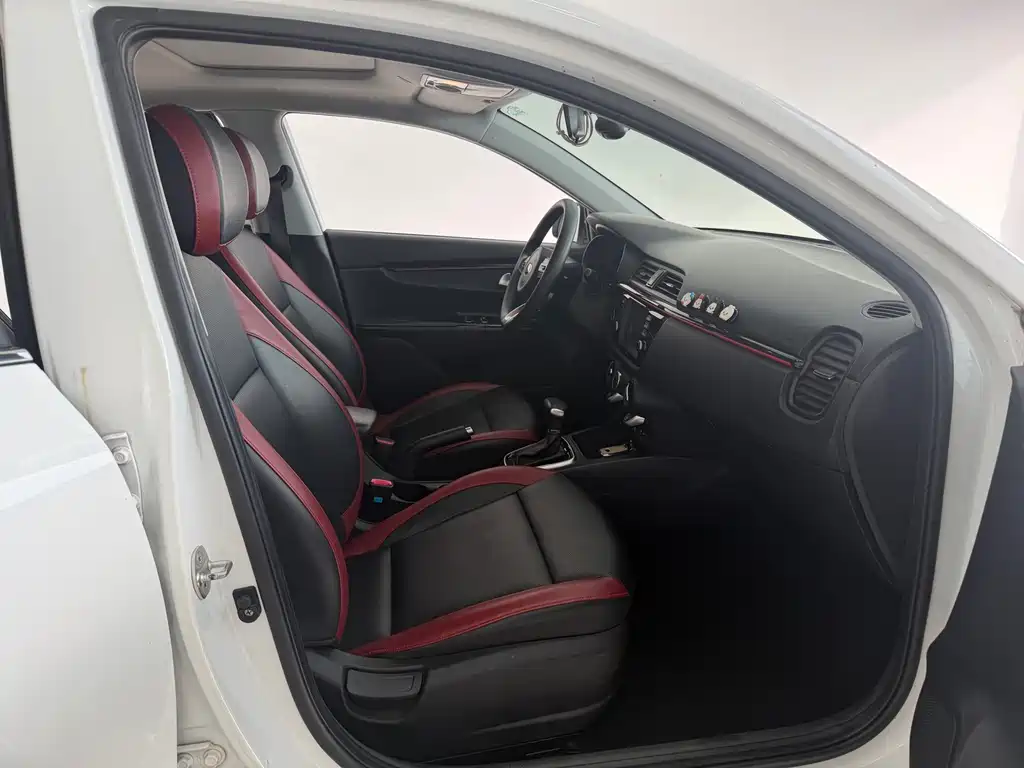 Kia KX Cross 2018 — фото 10