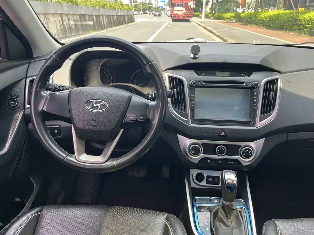 Hyundai ix25 2016 — фото 18