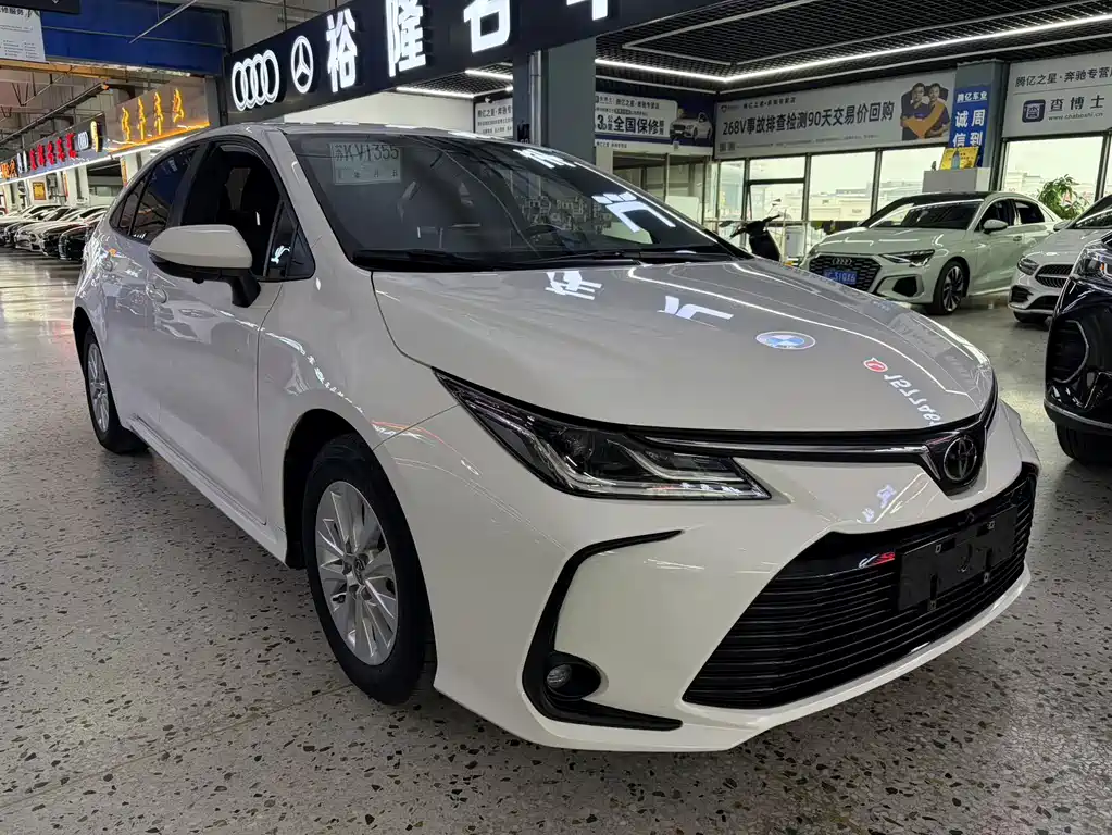 Toyota Corolla 2022 — фото 3
