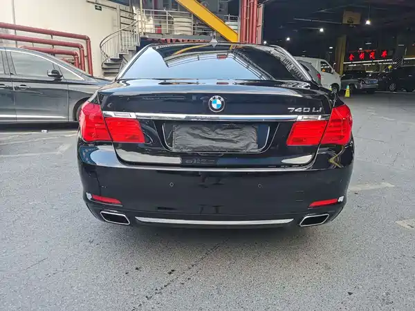BMW 7 Series 2011