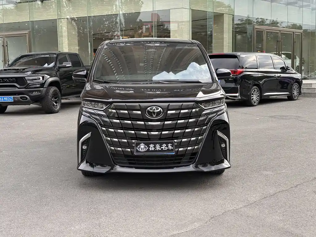 Toyota Alphard 2024 — фото 3