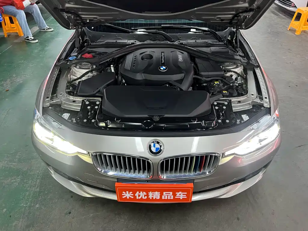 BMW 3 Series 2018 — фото 18