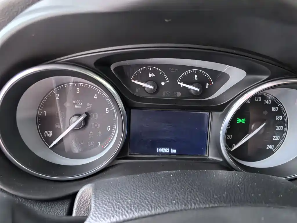 Buick Envision Plus 2018 — фото 12