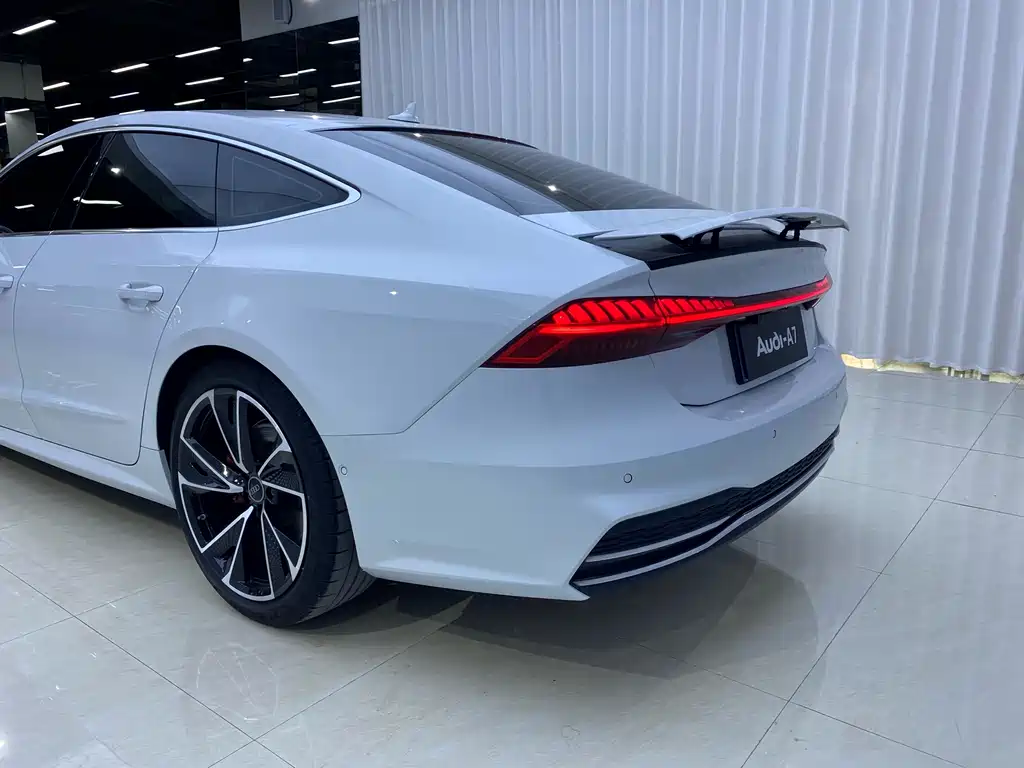 Audi A7 2022 — фото 15