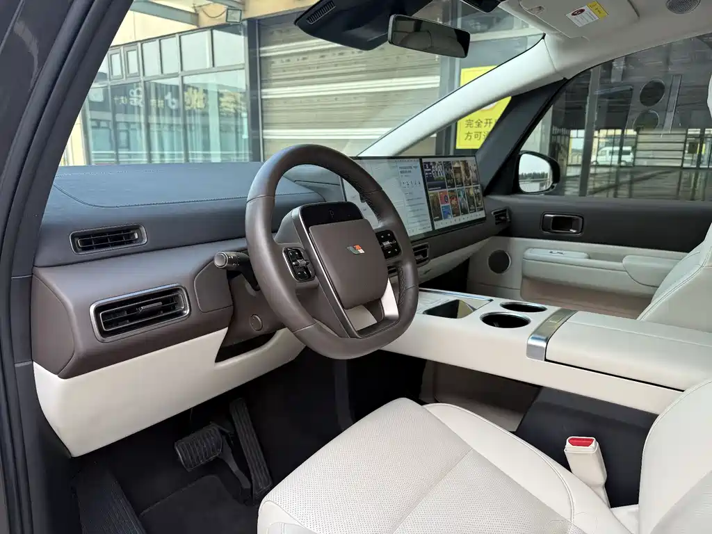 Li Auto Li MEGA 2025