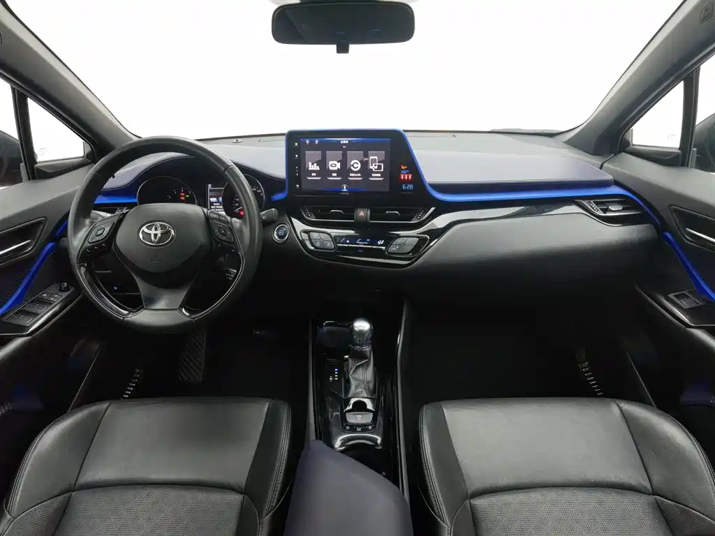 Toyota IZOA 2018 — фото 5